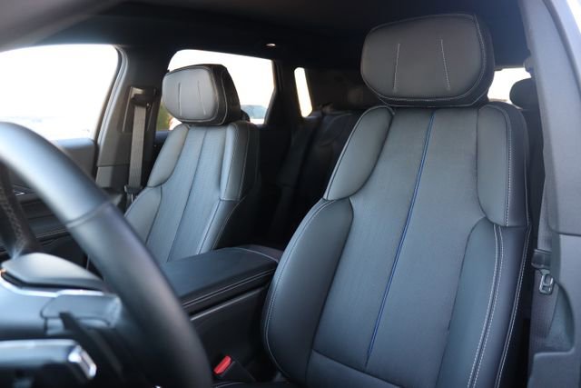 Certified 2025 Cadillac Lyriq Luxury image 9