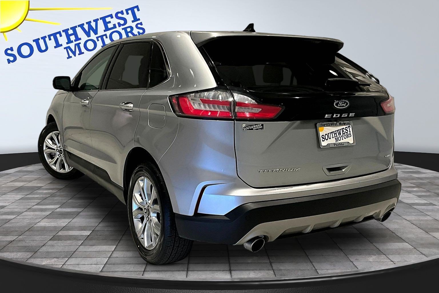 Used 2024 Ford Edge Titanium AWD/4WD image 5