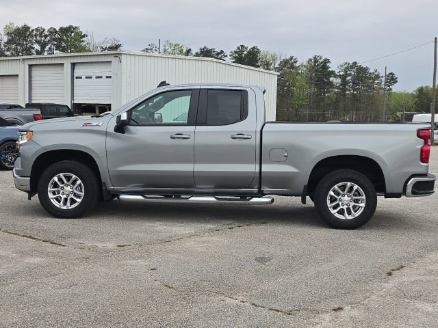 Used 2025 Chevrolet Silverado 1500 LT image 2
