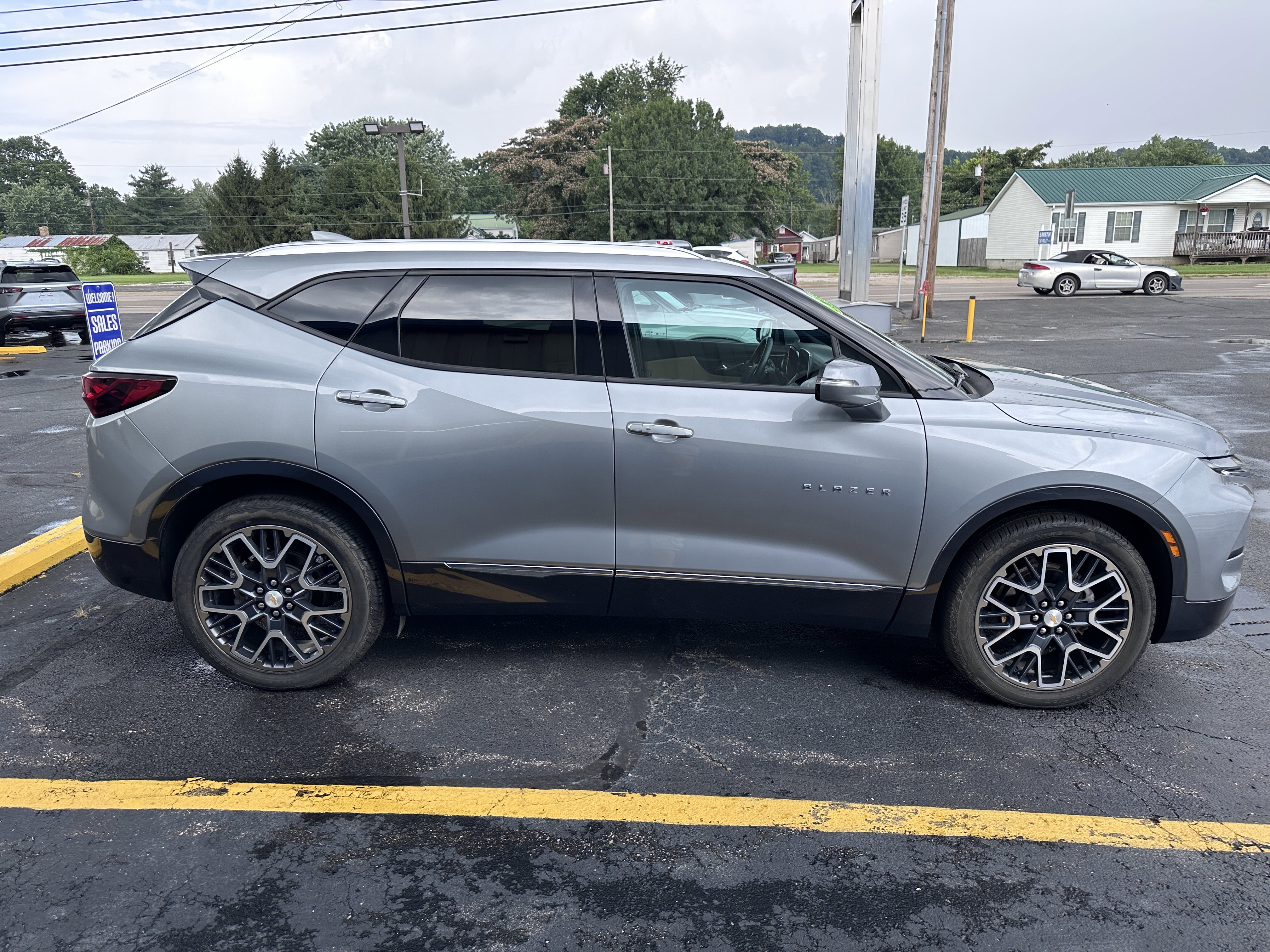 Used 2024 Chevrolet Blazer Premier w/ Driver Confidence II Package image 7
