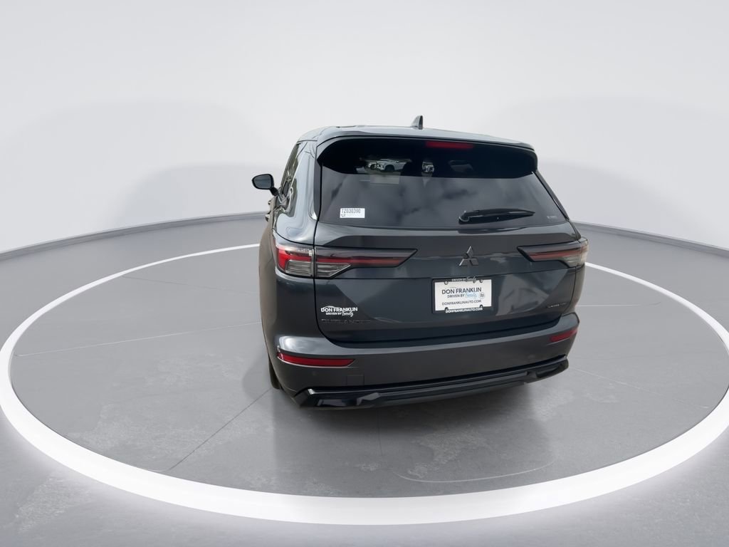 New 2026 Mitsubishi Outlander LE AWD/4WD image 7