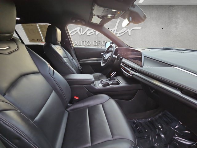 Certified 2025 Cadillac XT4 Premium Luxury AWD/4WD image 24