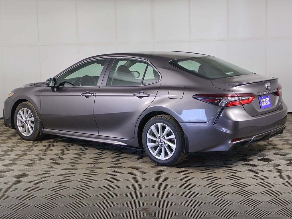Used 2024 Toyota Camry SE FWD image 8