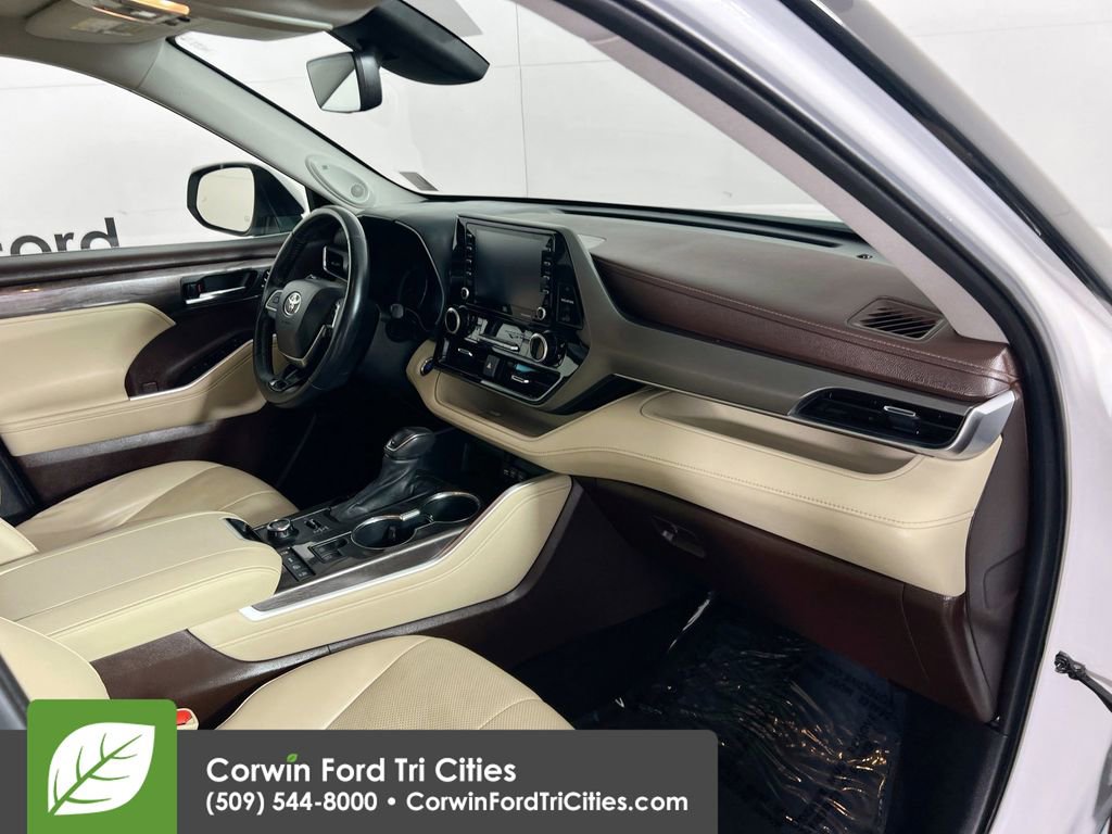 Used 2021 Toyota Highlander Limited image 29
