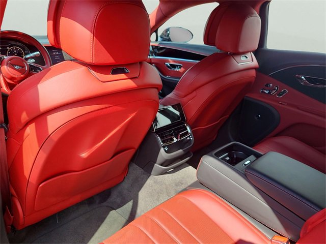 Used 2021 Bentley Flying Spur V8 image 16