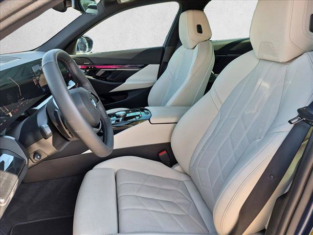 Certified 2026 BMW 540i xDrive w/ Premium Package AWD/4WD image 17