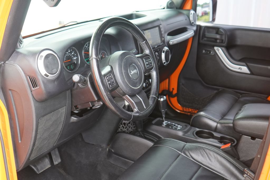 Used 2012 Jeep Wrangler Unlimited Sahara w/ Dual Top Group AWD/4WD image 12