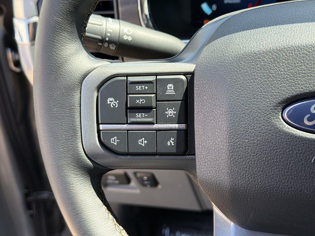Used 2025 Ford F150 Lariat AWD/4WD image 35