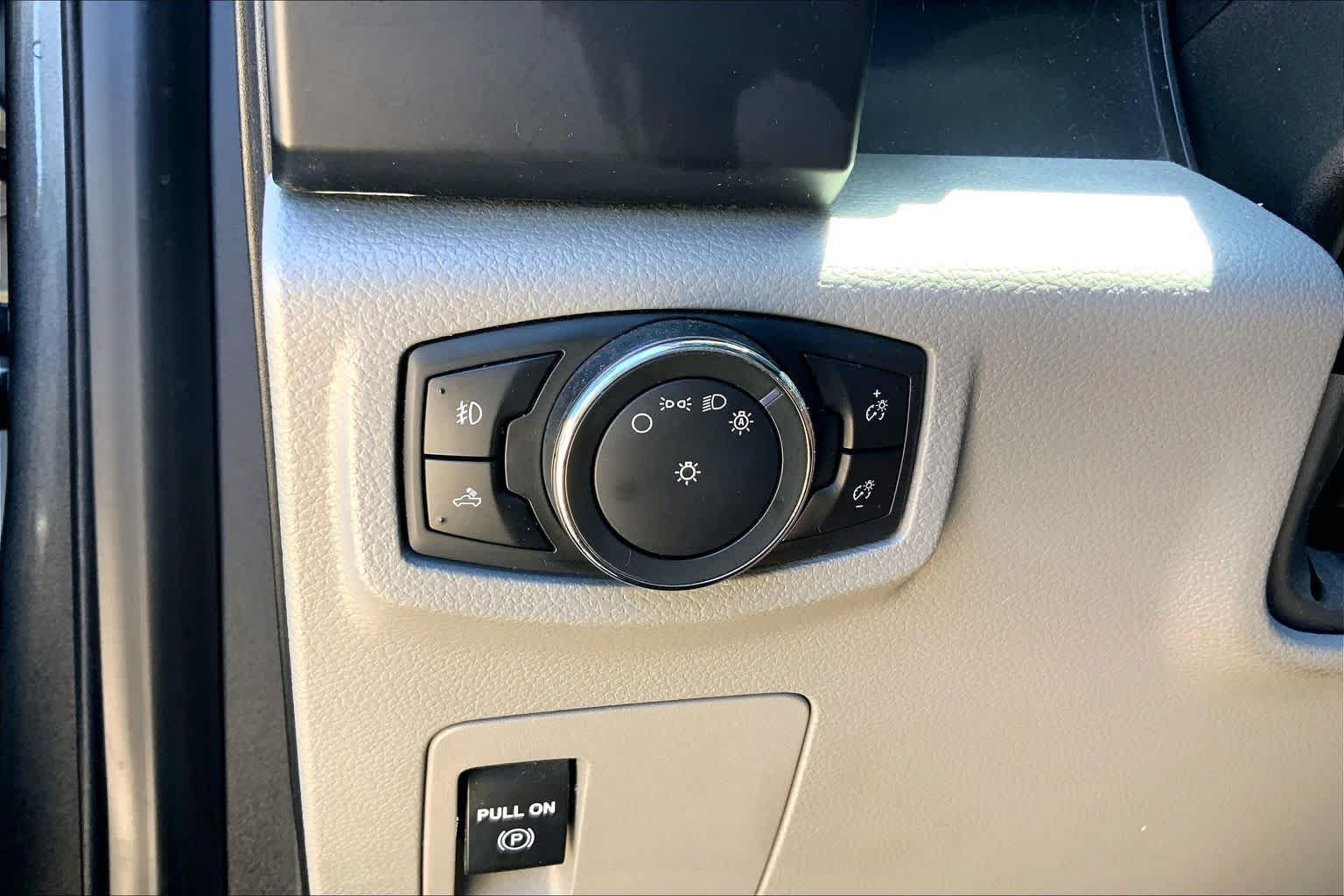Used 2017 Ford F150 XL w/ Equipment Group 101A Mid RWD image 32