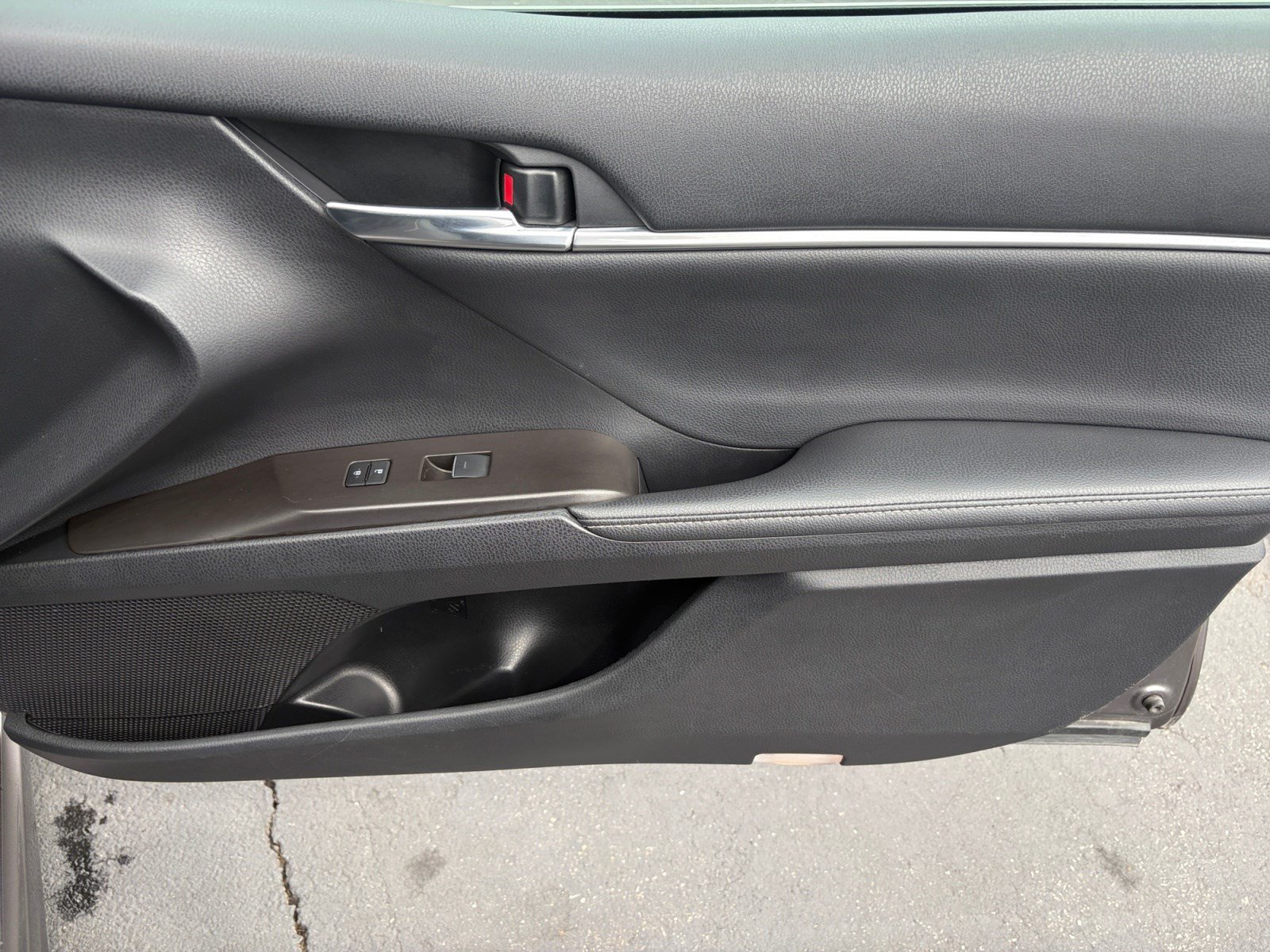 Used 2024 Toyota Camry XSE FWD image 16