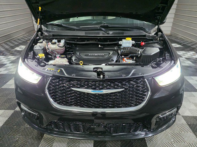 Used 2021 Chrysler Pacifica Limited image 41