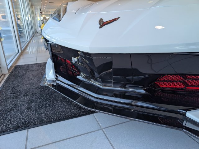 Used 2025 Chevrolet Corvette Stingray Convertible w/ 1LT RWD image 3