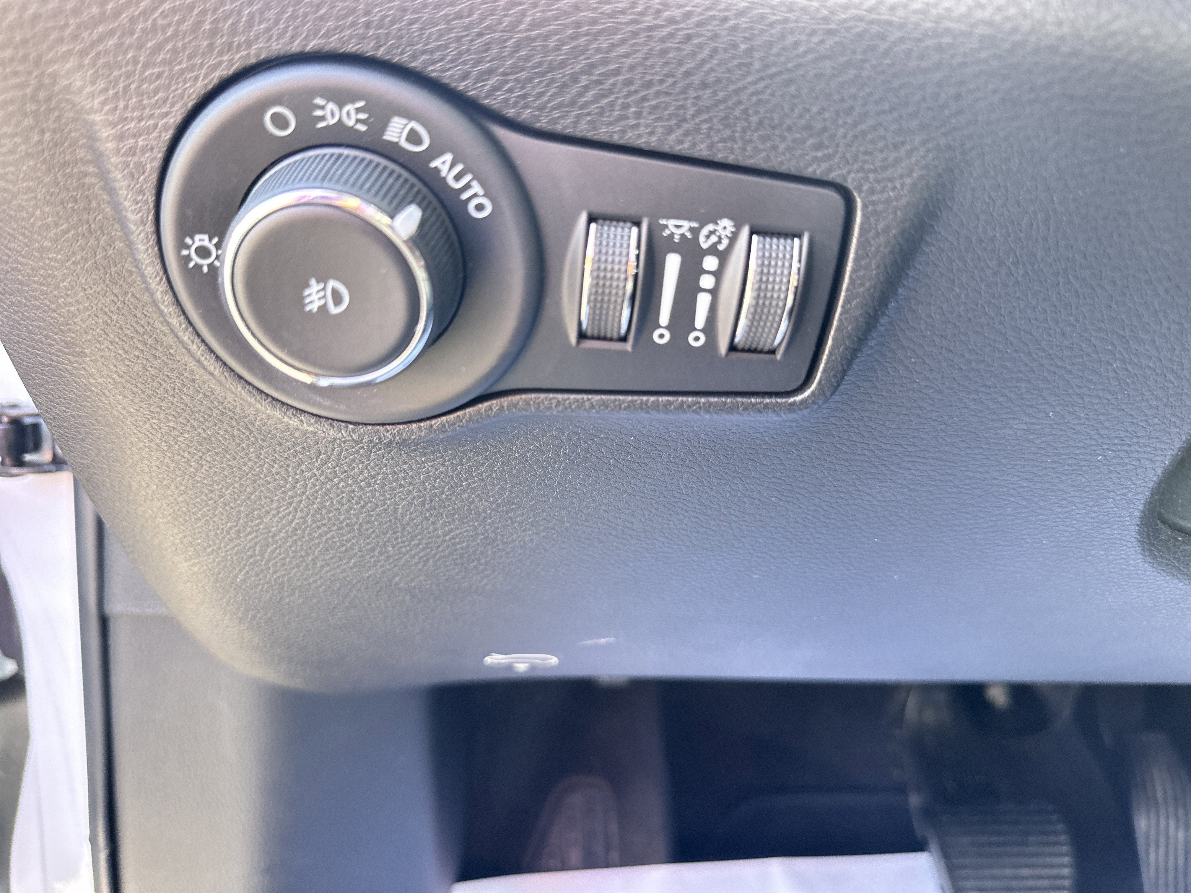 Used 2022 Jeep Compass Limited w/ Sun and Sound Group image 9