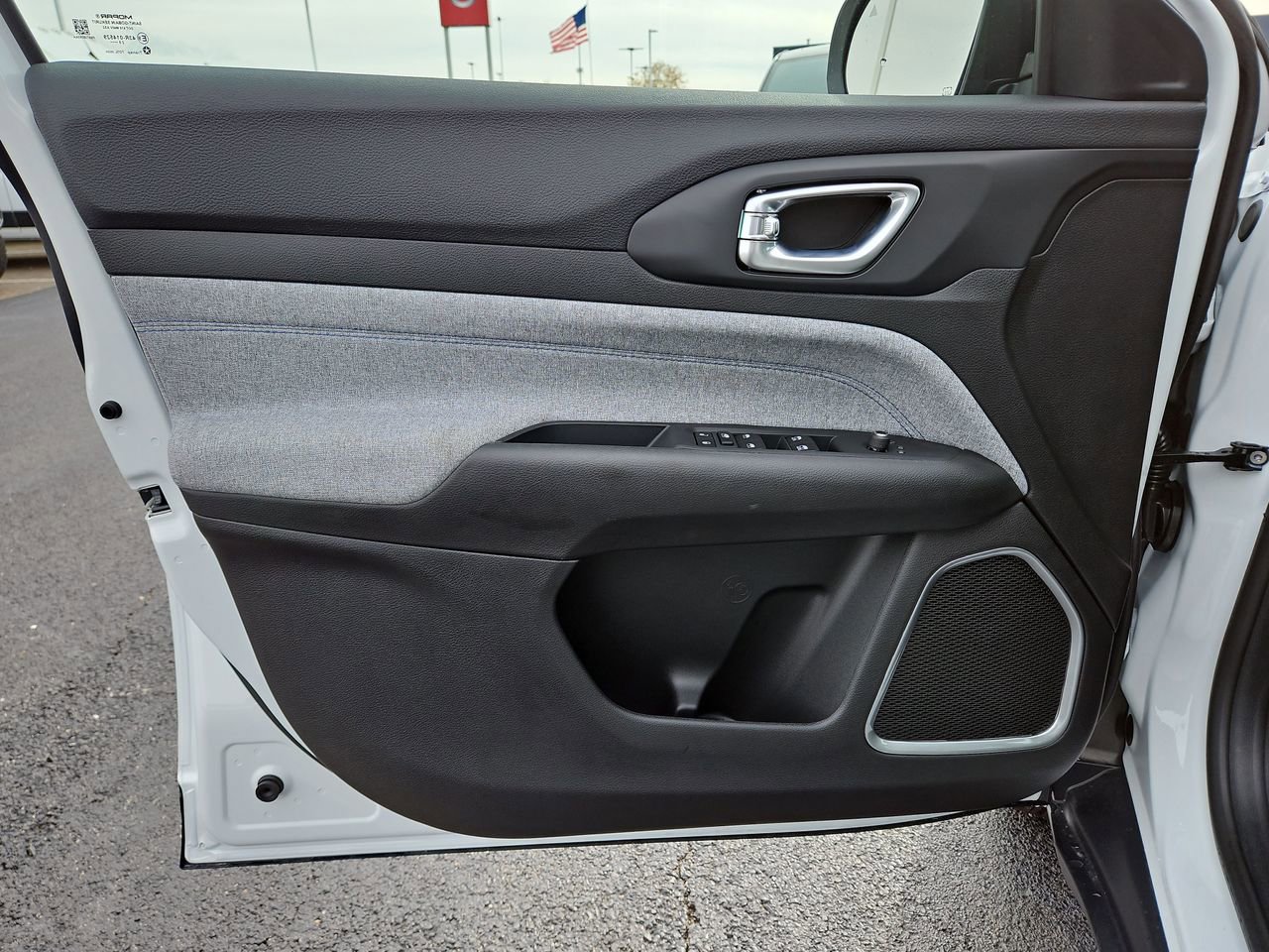 New 2026 Jeep Compass Latitude image 17