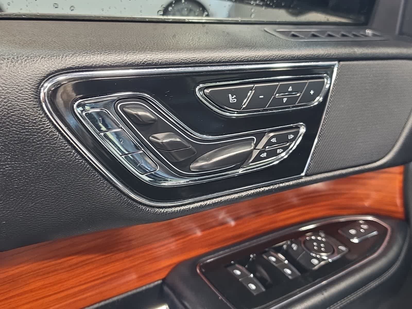 Used 2018 Lincoln Navigator L Reserve w/ Technology Package AWD/4WD image 24