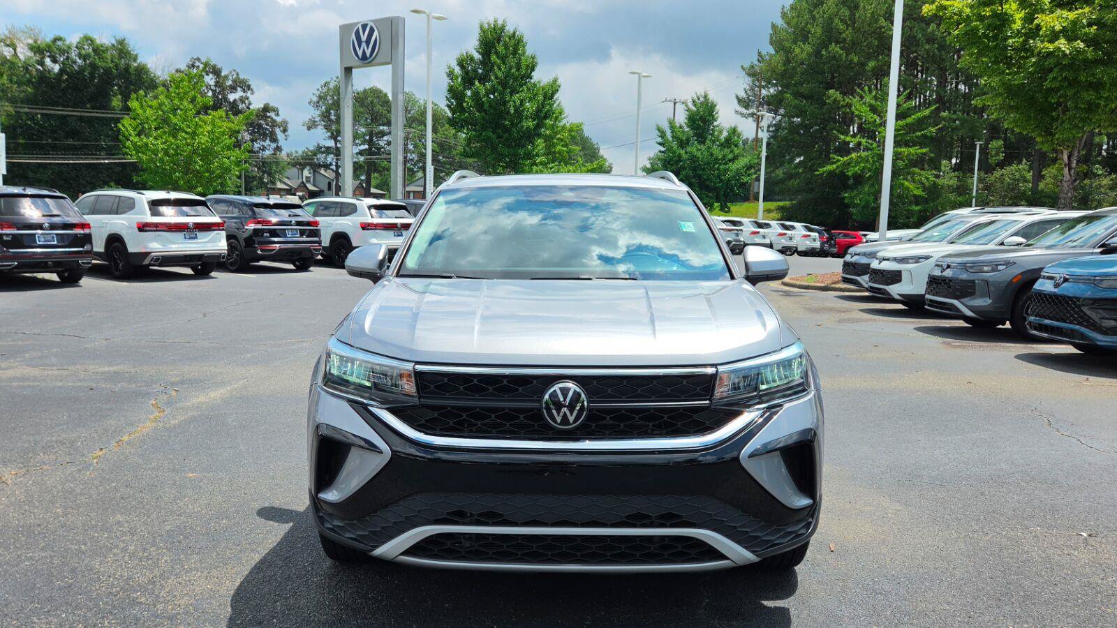 Certified 2023 Volkswagen Taos SE w/ Panoramic Sunroof Package FWD image 9
