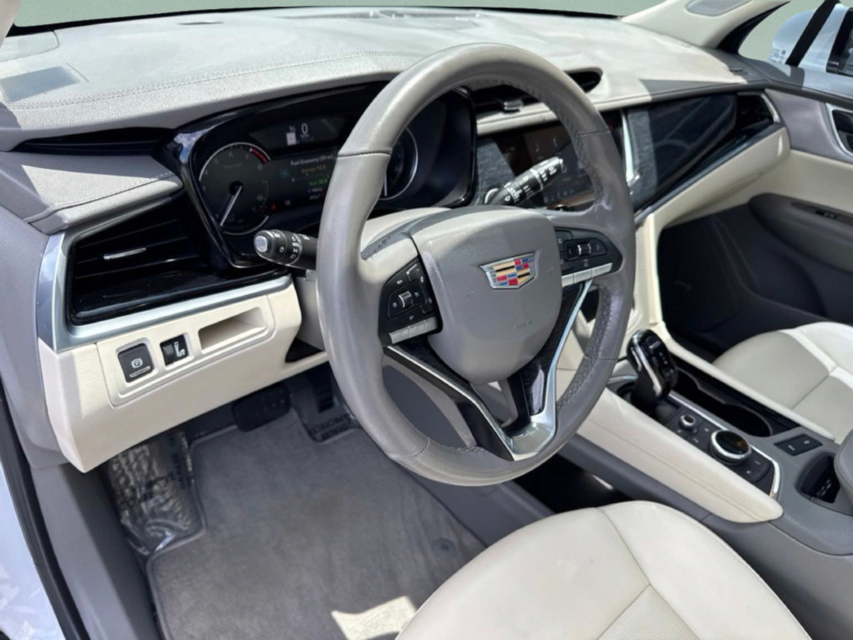 Used 2024 Cadillac XT6 Premium Luxury FWD image 21