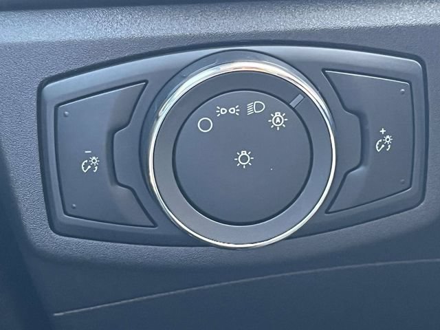Used 2018 Ford Fusion SE w/ Fusion SE Technology Package FWD image 32