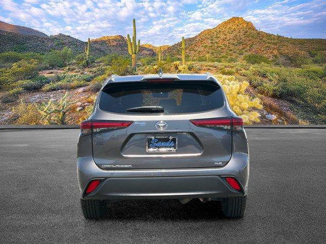 Used 2023 Toyota Highlander XLE FWD image 9