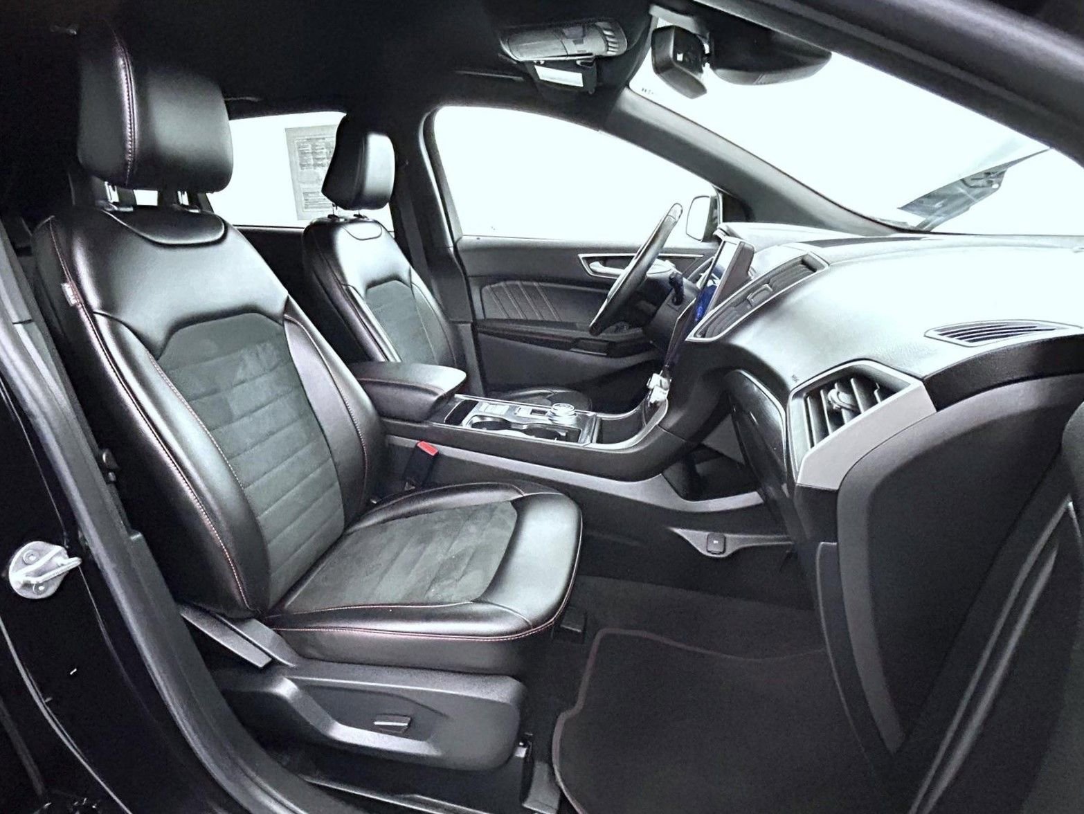 Used 2021 Ford Edge ST-Line image 15