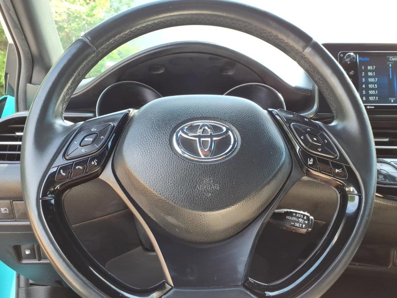 Used 2018 Toyota C-HR XLE FWD image 27