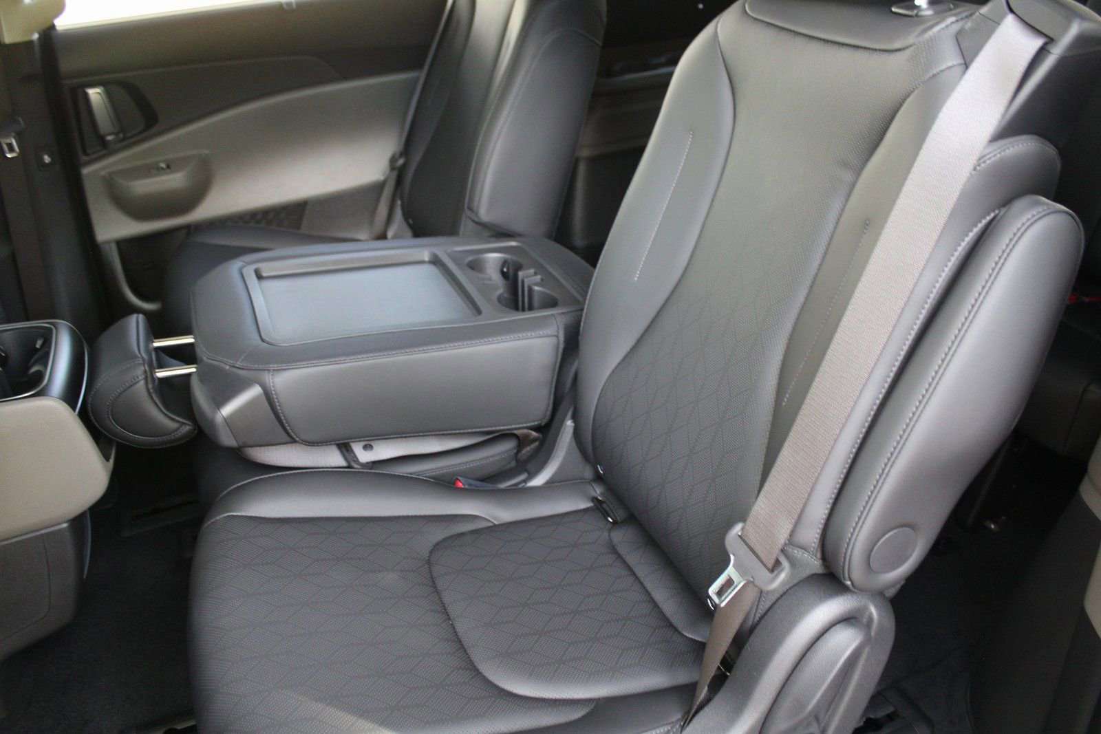 New 2026 Kia Carnival EX image 19