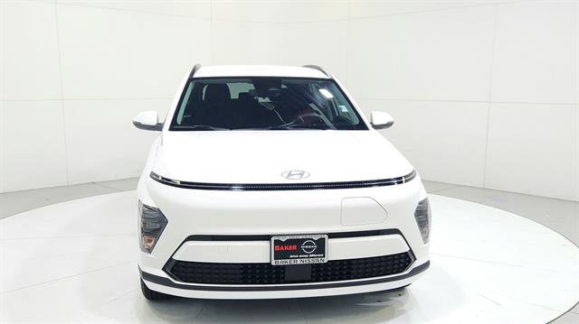 Used 2024 Hyundai Kona SEL image 2