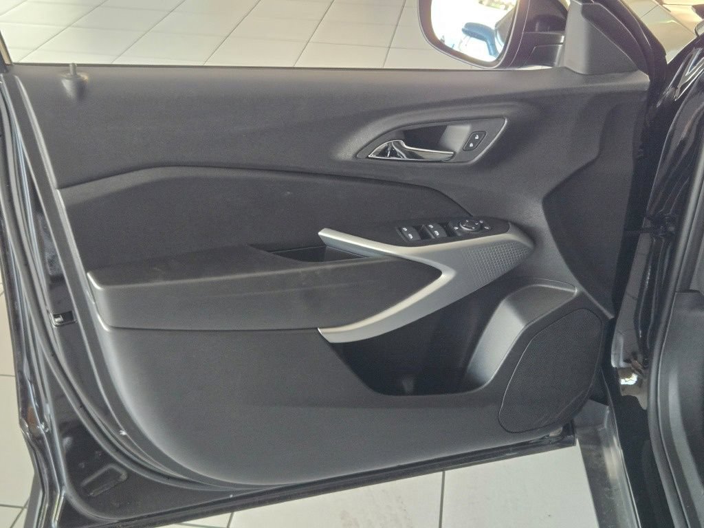 New 2026 Chevrolet Trax LS w/ LS Convenience Package FWD image 16