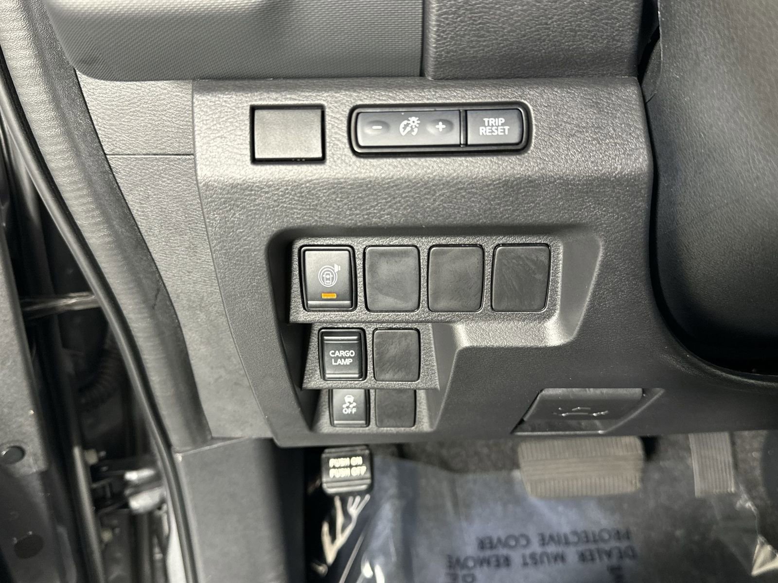 Certified 2023 Nissan Frontier SV w/ Midnight Edition Package image 17