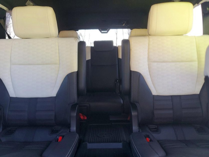 Used 2023 Toyota Sequoia Capstone AWD/4WD image 7