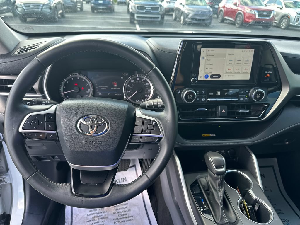 Used 2023 Toyota Highlander XLE FWD image 16