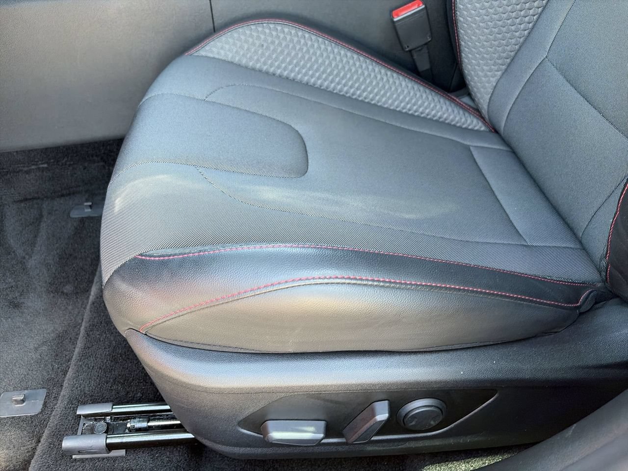 Certified 2025 Hyundai Elantra N Line FWD image 19