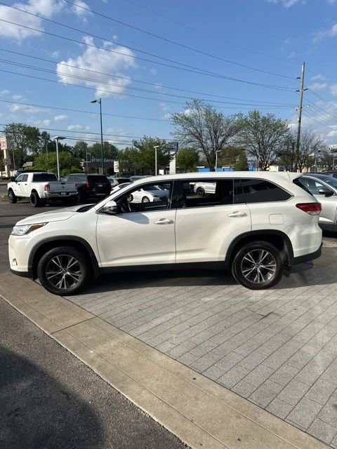 Used 2019 Toyota Highlander LE FWD image 13