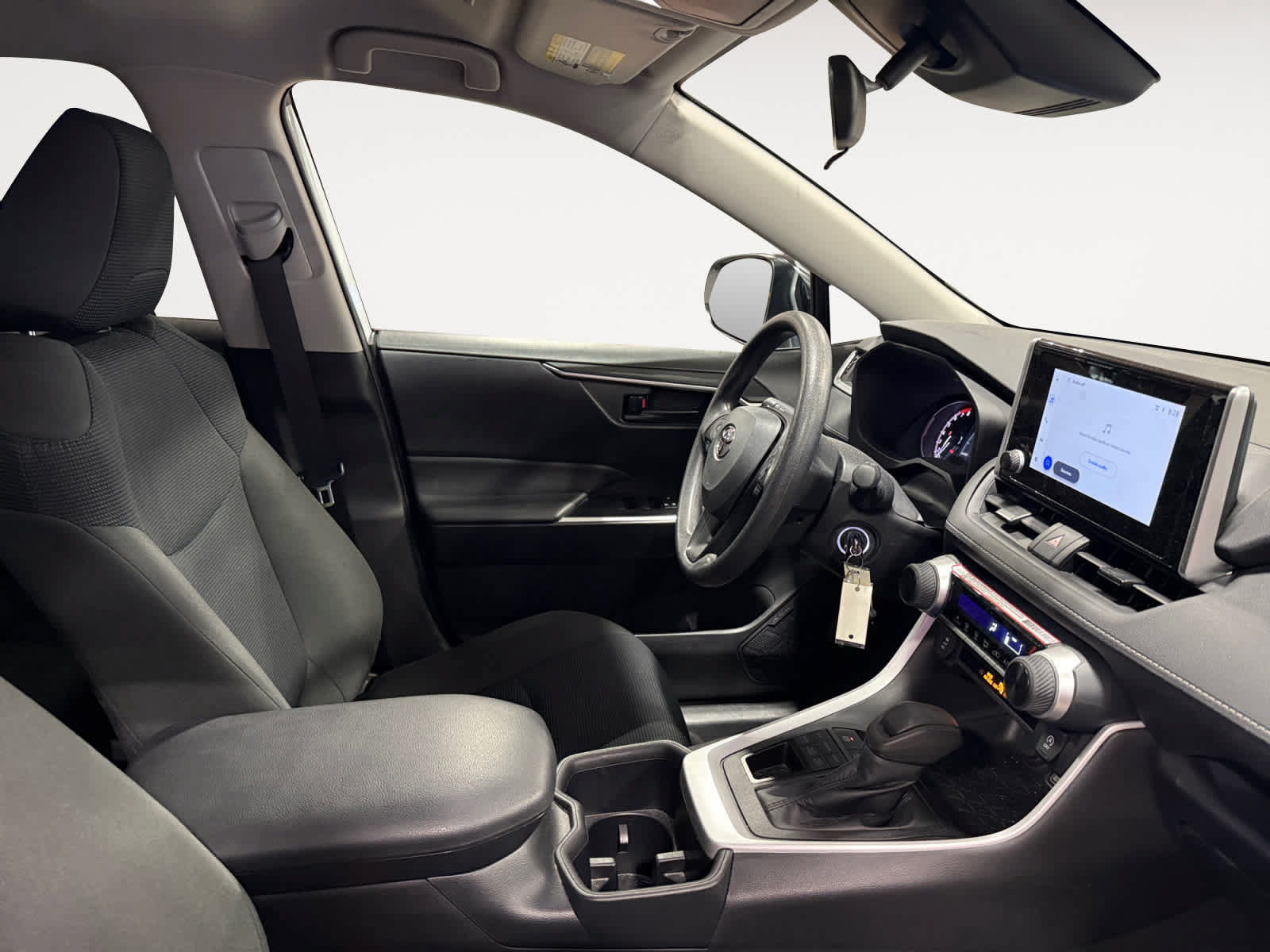 Used 2025 Toyota RAV4 LE AWD/4WD image 16