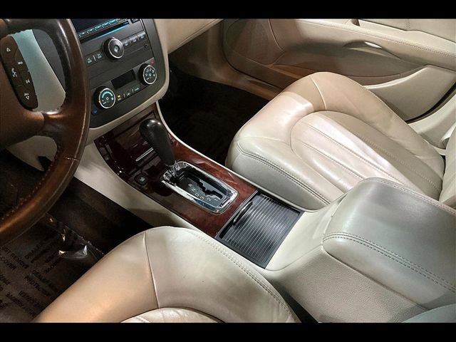Used 2010 Buick Lucerne CXL image 15