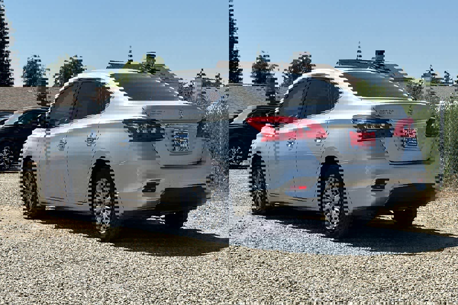 Used 2016 Nissan Sentra S image 7