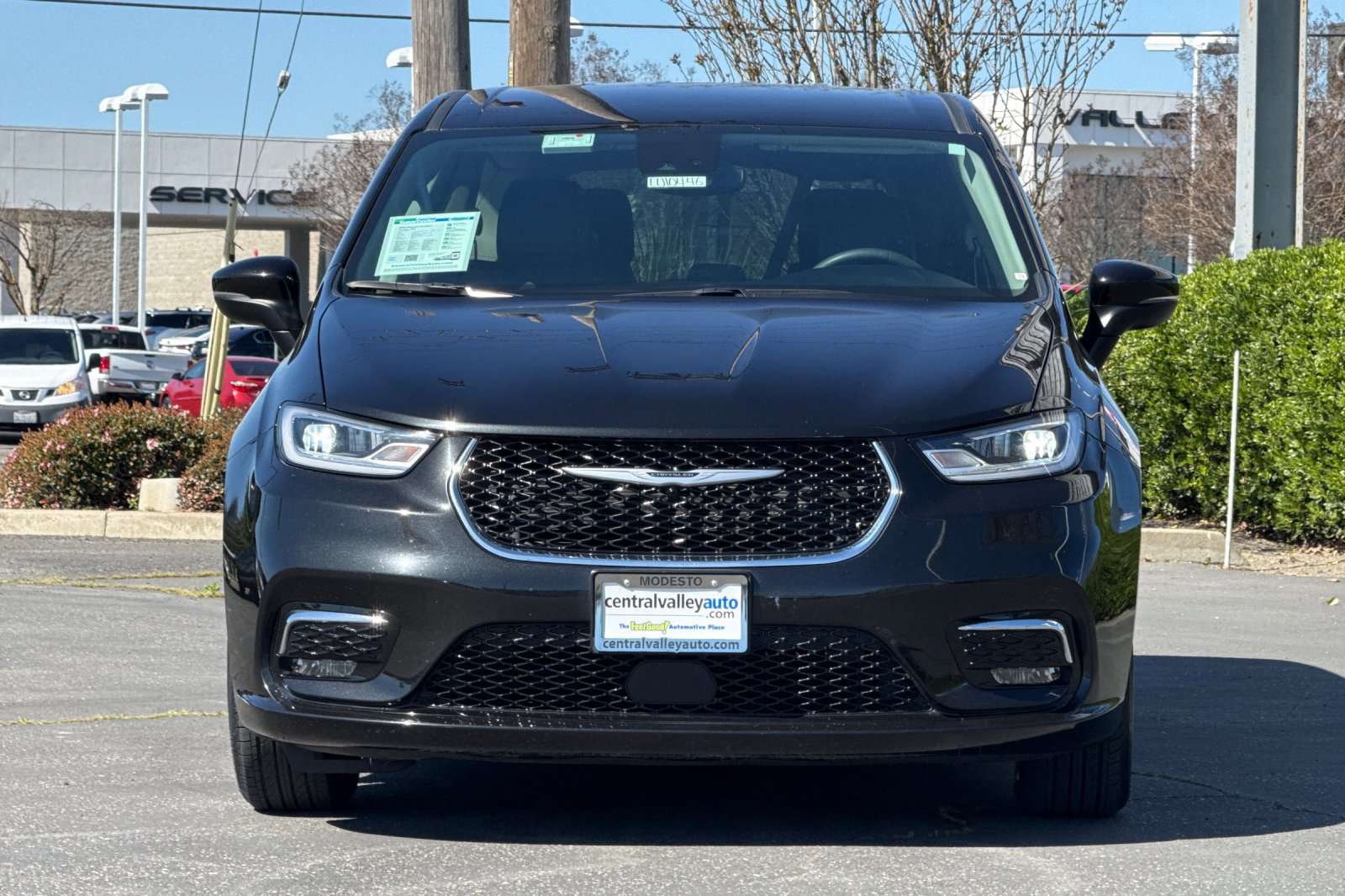 Certified 2023 Chrysler Pacifica Touring-L image 9