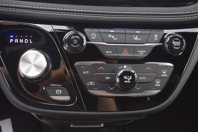 New 2026 Chrysler Pacifica Select image 26