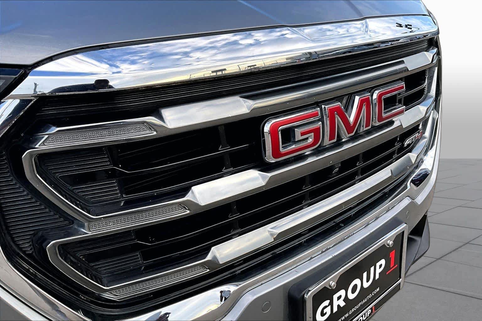 Used 2024 GMC Terrain AT4 w/ Tech Package AWD/4WD image 30