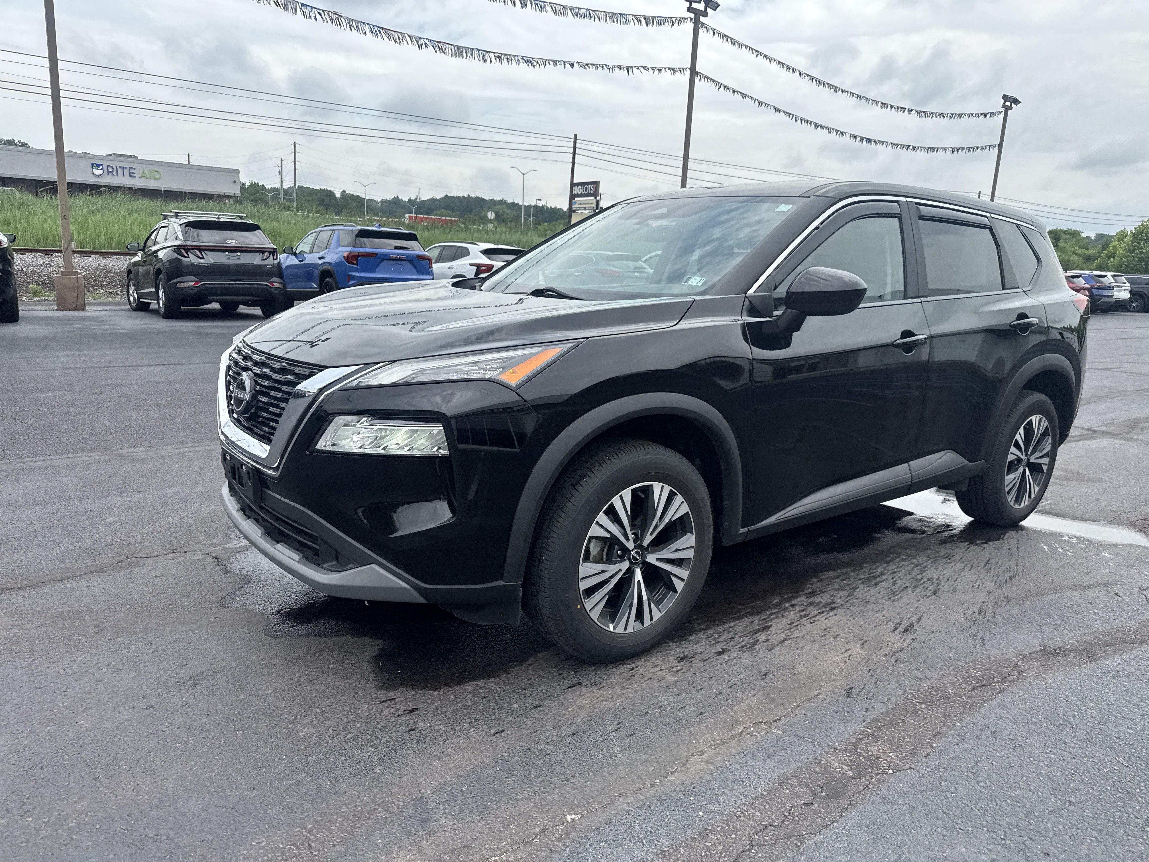 Used 2023 Nissan Rogue SV AWD/4WD image 8