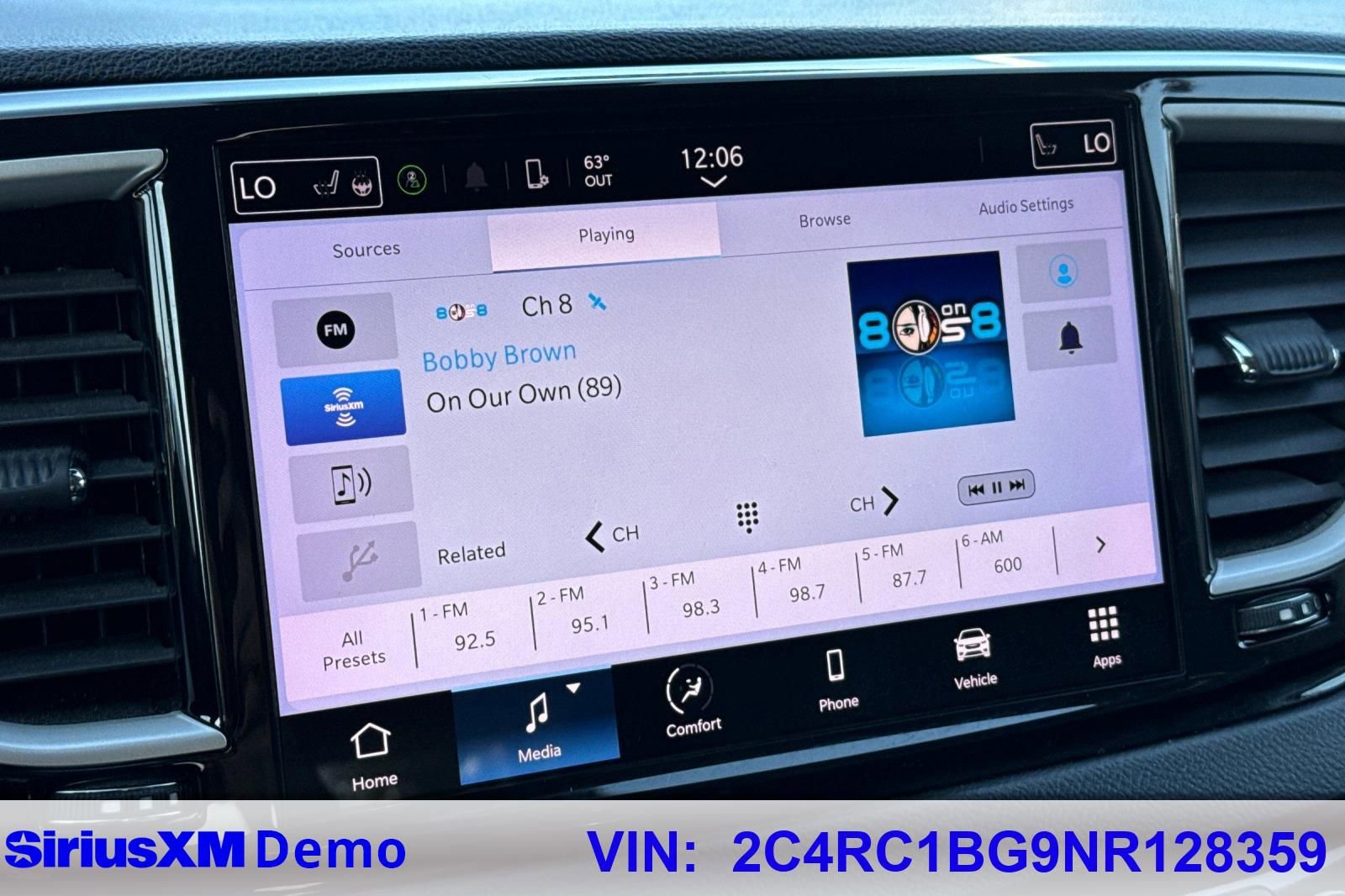 Used 2022 Chrysler Pacifica Touring-L image 51