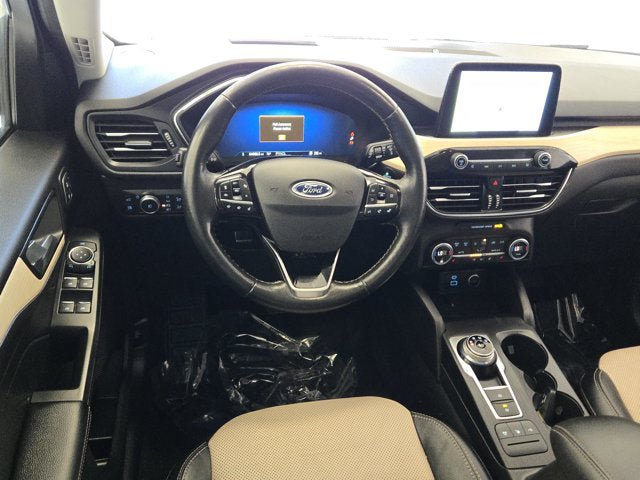 Used 2021 Ford Escape Titanium w/ Titanium Elite Package AWD/4WD image 18