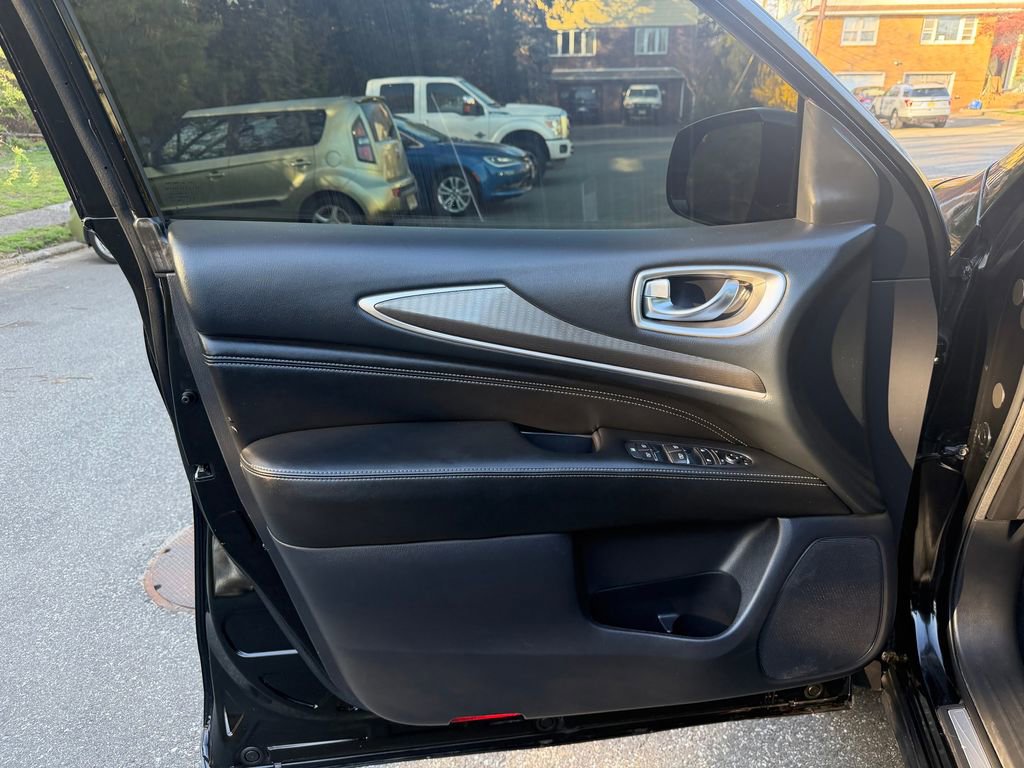 Used 2017 INFINITI QX60 Luxe image 11