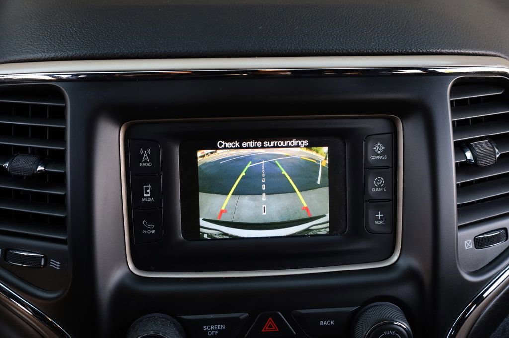 Used 2016 Jeep Grand Cherokee Laredo w/ Quick Order Package 23E image 37