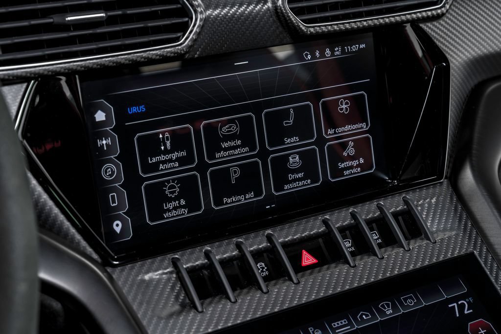 Used 2024 Lamborghini Urus Performante AWD/4WD image 26