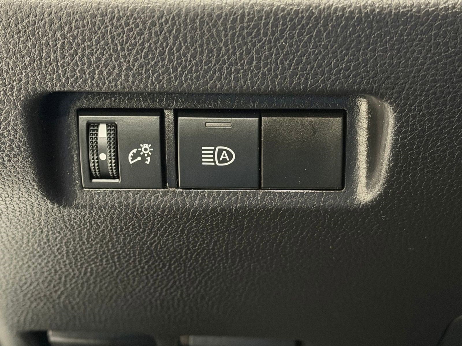 Used 2025 Toyota RAV4 XLE image 14