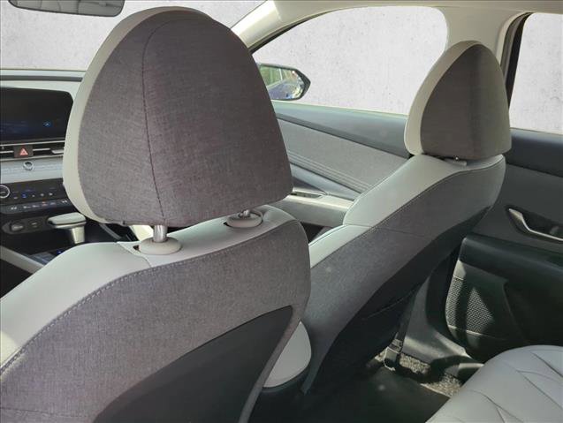 Certified 2021 Hyundai Elantra Limited image 18