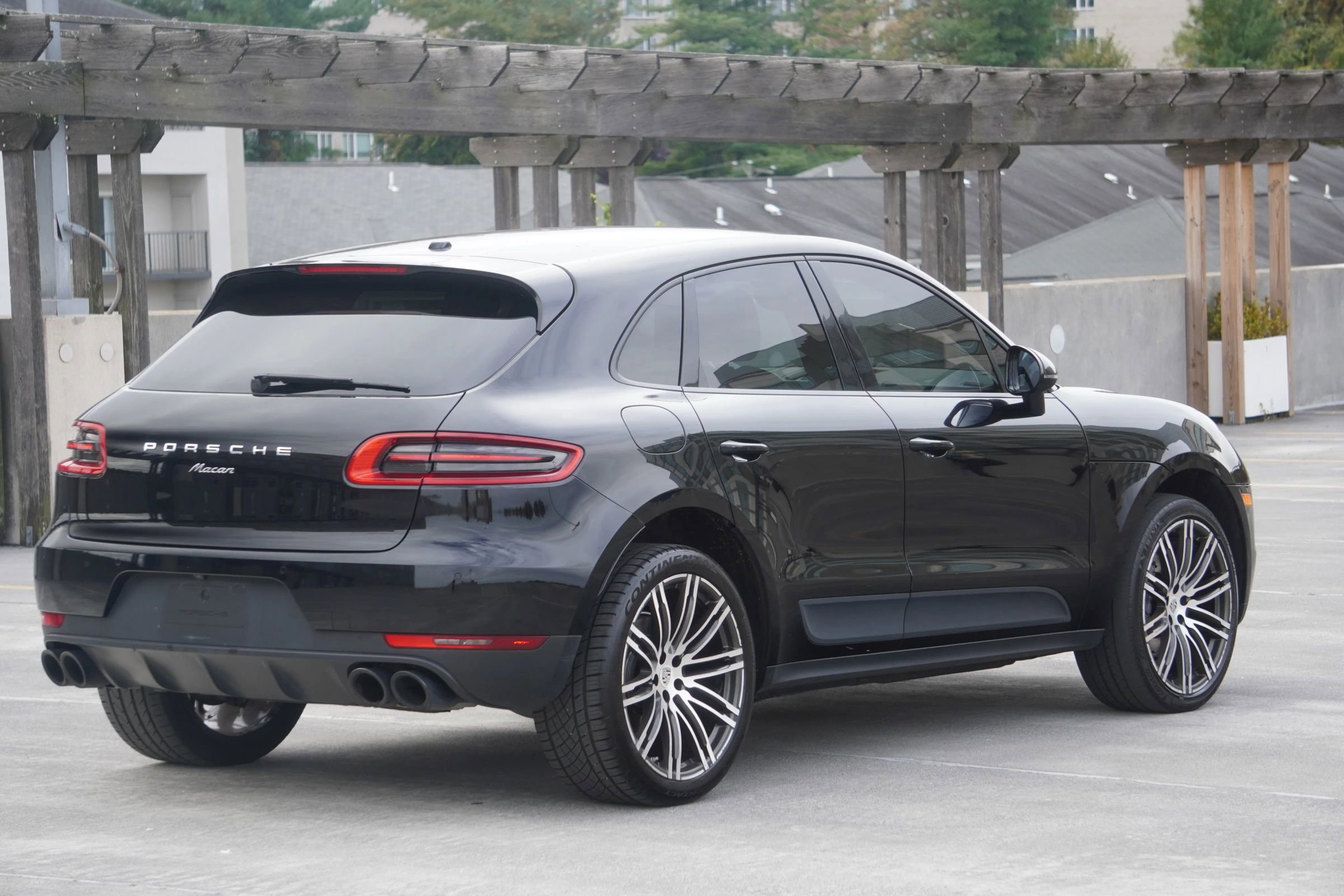 Used 2017 Porsche Macan image 16
