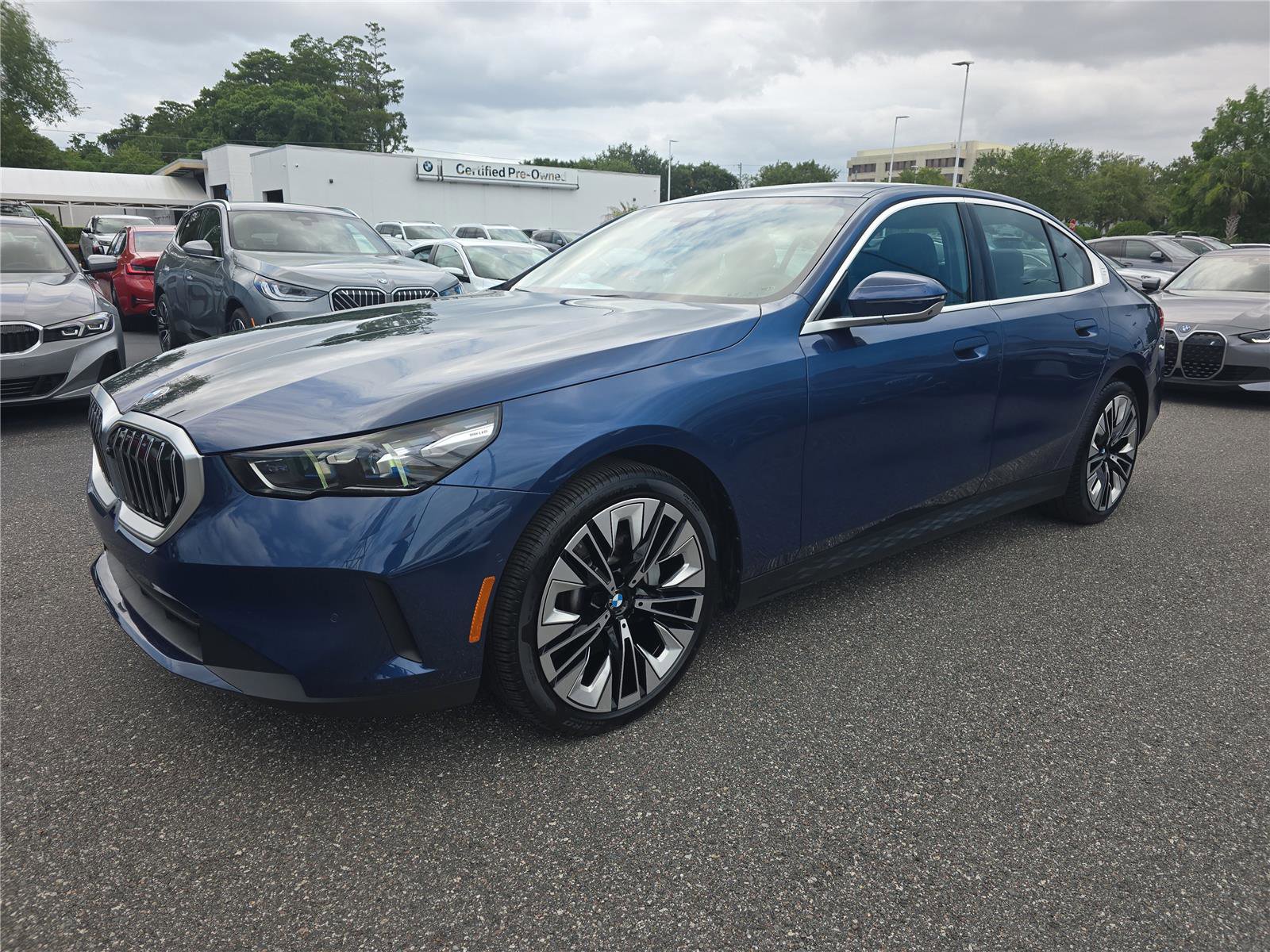 Used 2026 BMW 530i RWD image 5