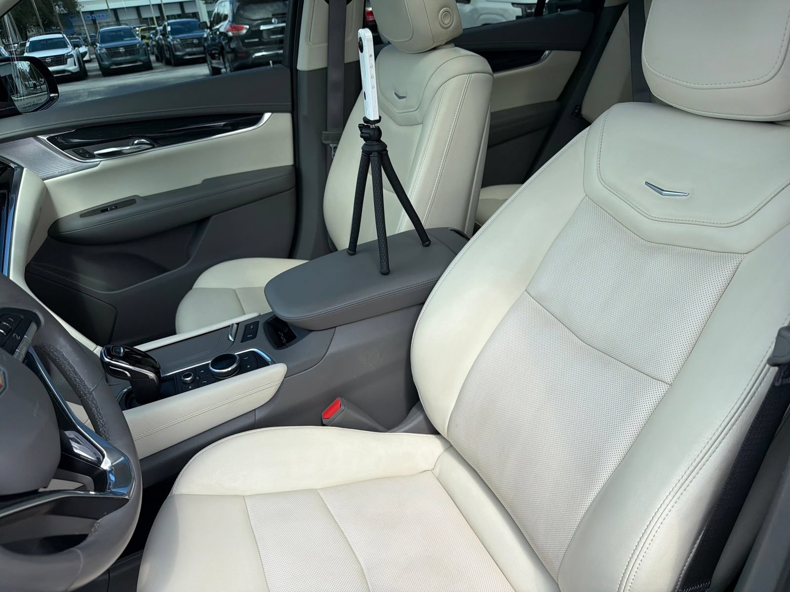 Used 2022 Cadillac XT6 Premium Luxury FWD image 35
